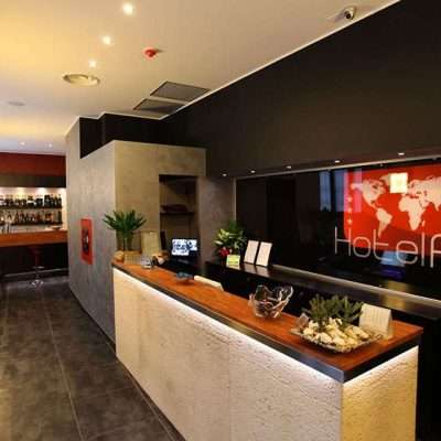 reception hotel zona porta romana milano